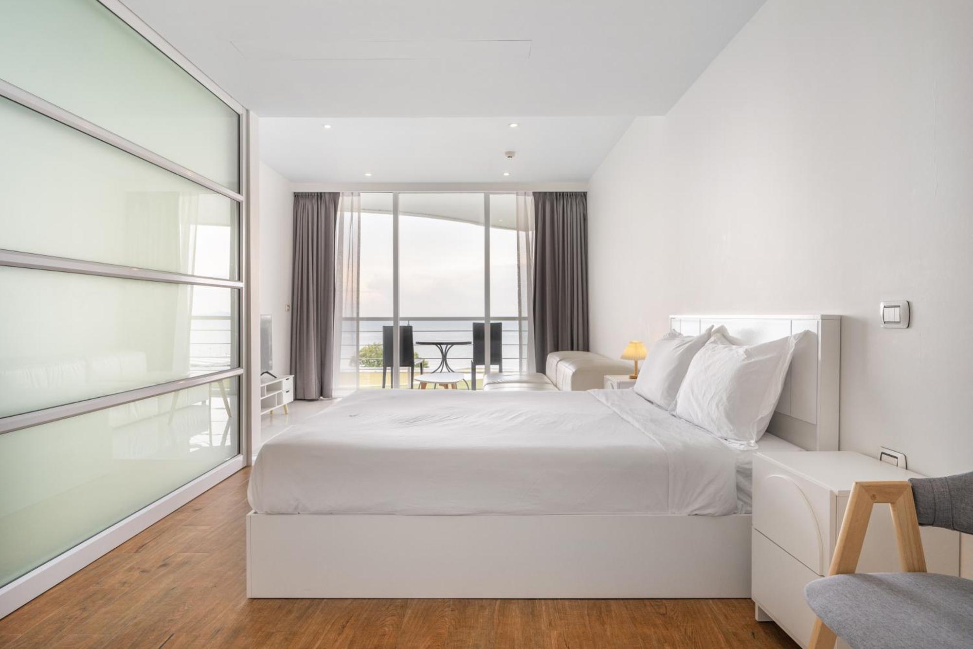 Pure Sunset Beach - Ocean View Room, Pattaya Наджомтьєн Екстер'єр фото